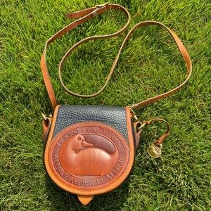 Dooney & Bourke vintage duck bag black great purse